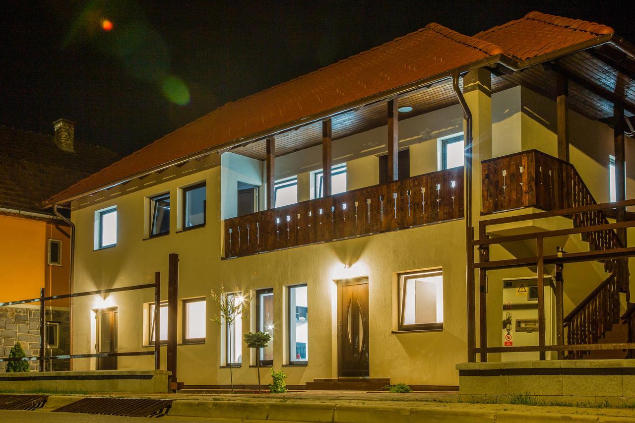 Salt Holiday Apartment Прайд Екстериор снимка